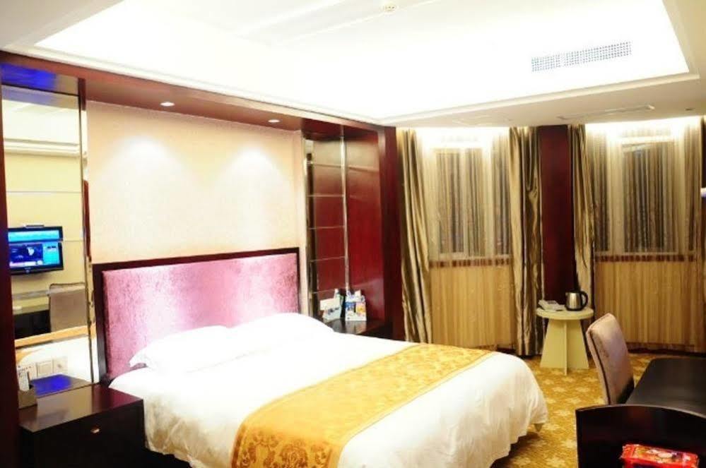 Ronghe Holiday Hotel Shiyan  Extérieur photo